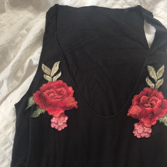 Rose tank - Picture 3 of 3